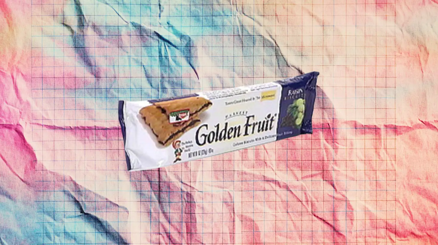 A Keebler-era Golden Fruit box—the raisin biscuit hung on five years after Sunshine disappeared — Keebler Keebler Golden Fruit raisin biscuits package, the American version of the Garibaldi biscuit