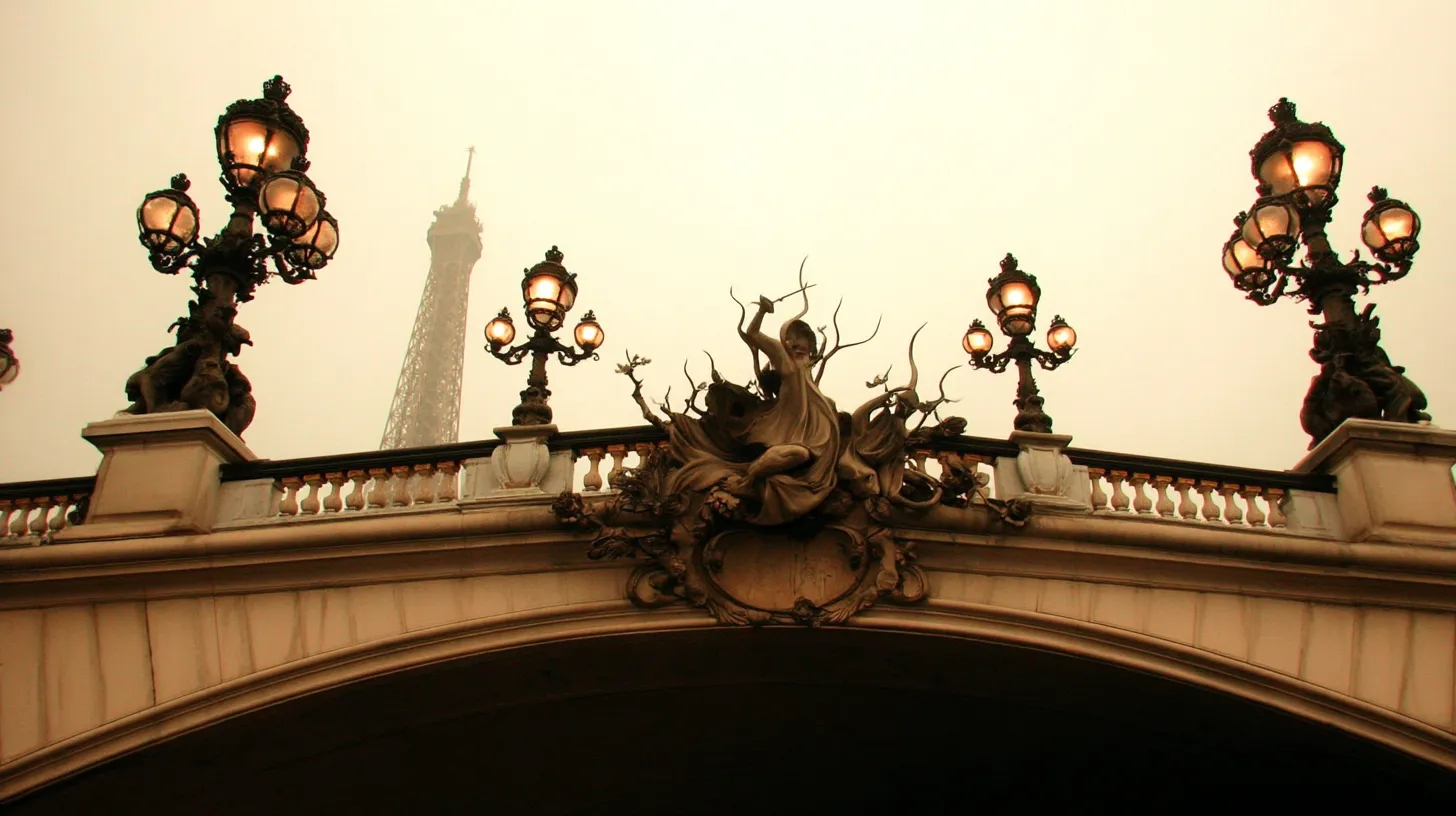 © History Oasis Pont Alexandre III