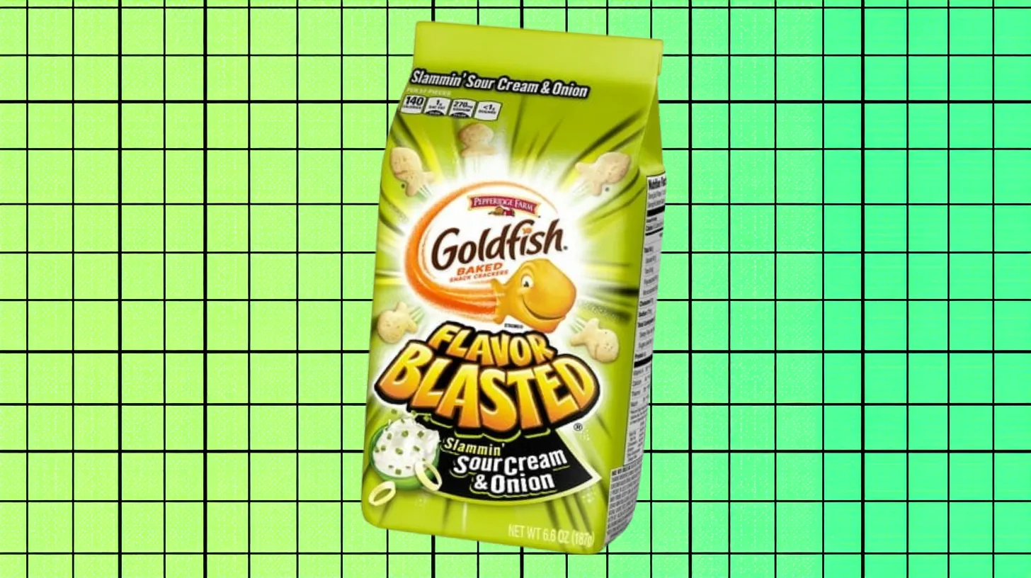 Goldfish Sour Slammin Cream And Onion Flavor Blasted