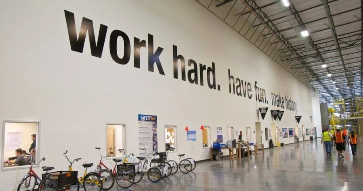 Amazon Work Hard. Have Fun. Make History.