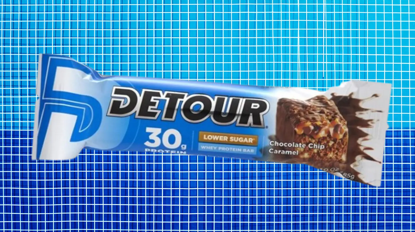 Detour Detour Chocolate Chip Caramel whey protein bar wrapper