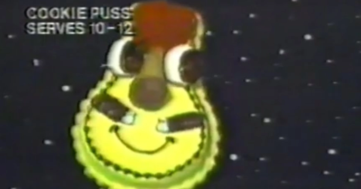 Carvel Cookie Puss Carvel ice cream cake in vintage television commercial still