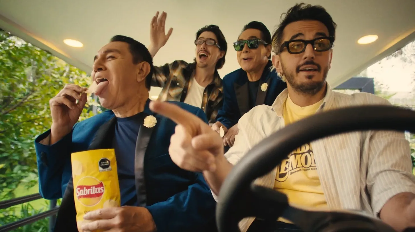 A recent Sabritas commercial, warning seal and all — Sabritas Four men in a golf cart eating from a yellow Sabritas bag in a modern TV ad